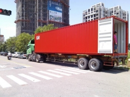 518媒合案件-2噸重原木桌:2噸重原木桌搬運實況-荃心專業新竹搬家