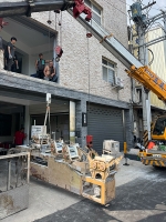 雙吊車吊掛,要的就是專業:雙吊車吊掛,要的就是專業-荃心專業新竹竹北搬家 雙吊車吊掛,要的就是專業:雙吊車吊掛,要的就是專業-荃心專業新竹竹北搬家