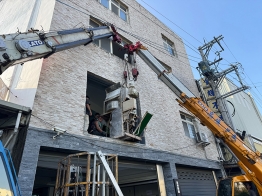 雙吊車吊掛,要的就是專業:雙吊車吊掛,要的就是專業-荃心專業新竹搬家 雙吊車吊掛,要的就是專業:雙吊車吊掛,要的就是專業-荃心專業新竹搬家